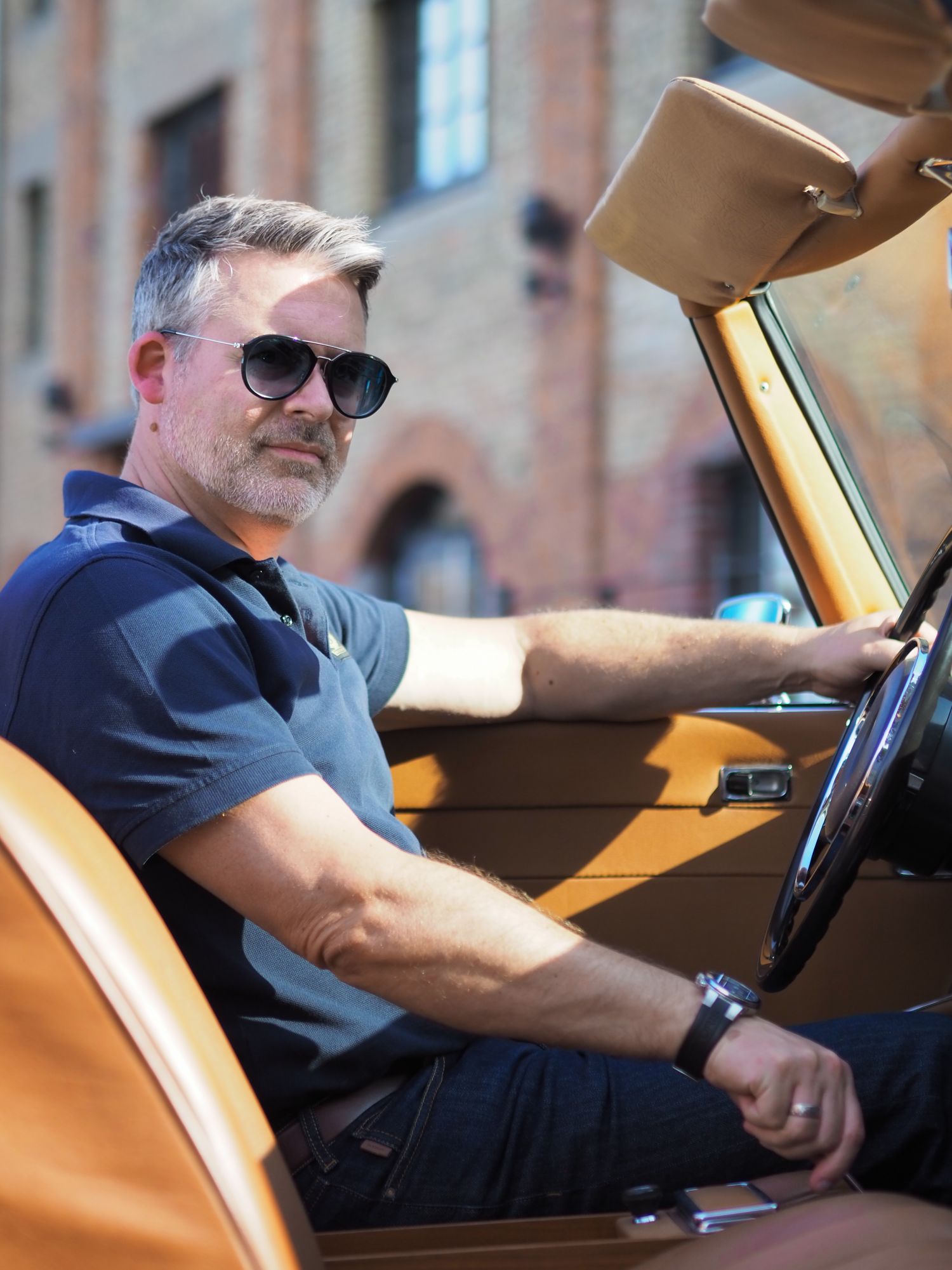 Georg Jessen in einem Mercedes Benz 350SL aus 1975 Georg Jessen in einem Mercedes Benz 350SL aus 1975