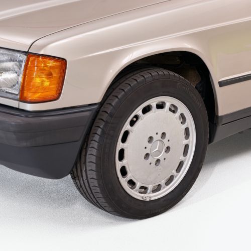 Mercedes-Benz 190E 1987