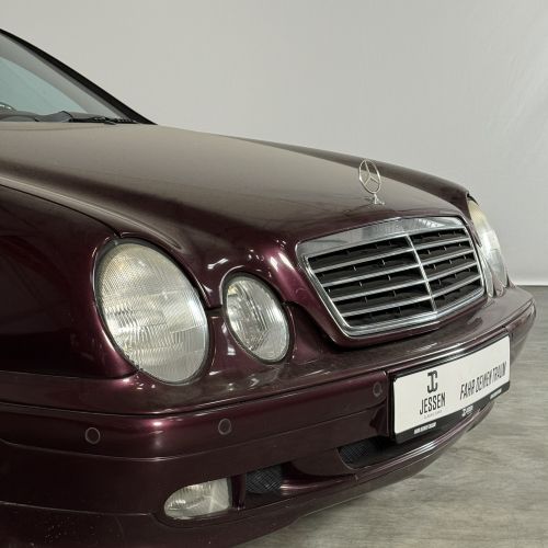 Mercedes-Benz CLK320 1999