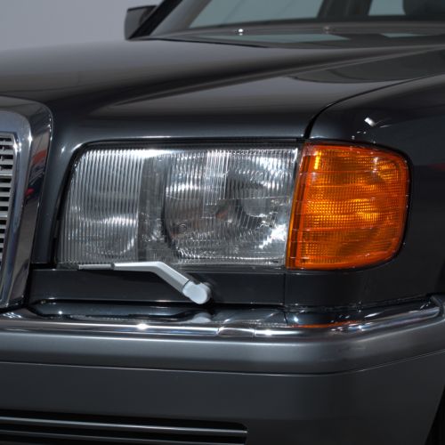 Mercedes-Benz 560SEL 1988