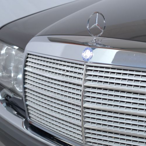 Mercedes-Benz 560SEL 1988