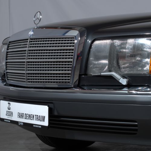 Mercedes-Benz 560SEL 1988