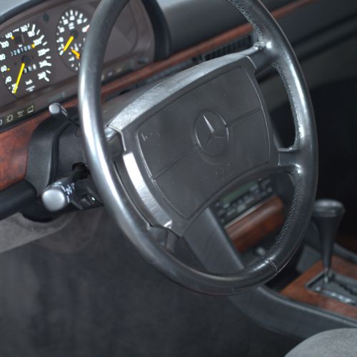 Mercedes-Benz 560SEL 1988