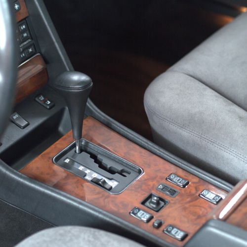 Mercedes-Benz 560SEL 1988