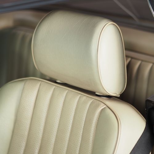 Mercedes-Benz 560SL 88