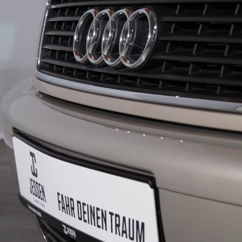 Audi A8 3.7 quattro 2000