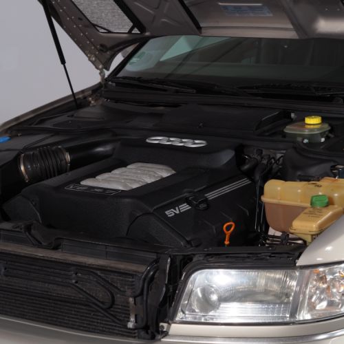 Audi A8 3.7 quattro 2000