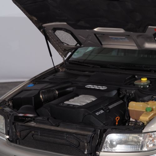 Audi A8 3.7 quattro 2000