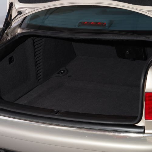 Audi A8 3.7 quattro 2000