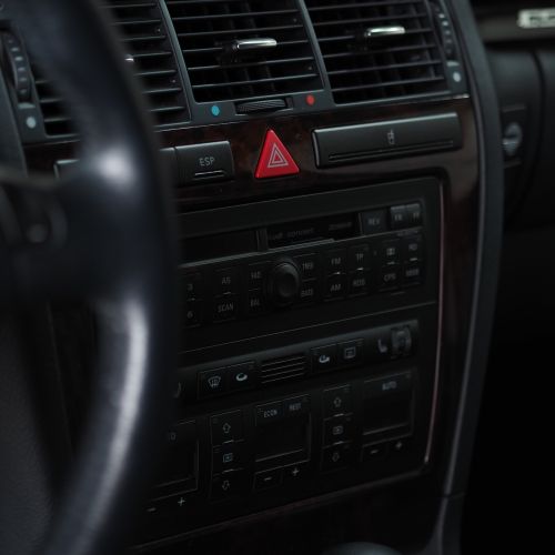 Audi A8 3.7 quattro 2000