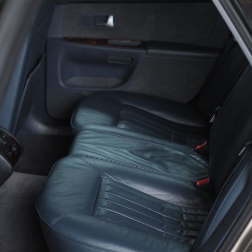 Audi A8 3.7 quattro 2000